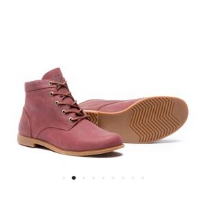 Kodiak Women's Dusty Rose Lace Up Boots 8.5